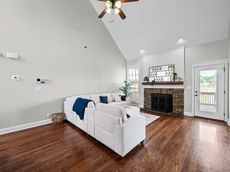 1517 Green Grove Way — Photo 7