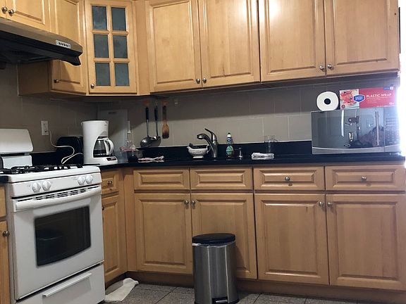 3rd image of 13510 35th Ave APT 5A