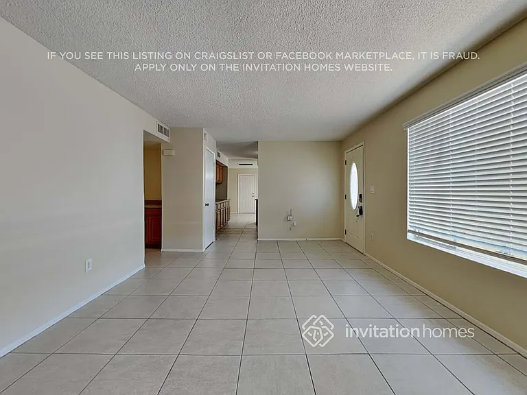 7115 W North Ln — Photo 4