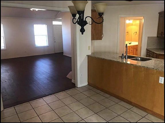 2nd image of 6109 Plantation Dr