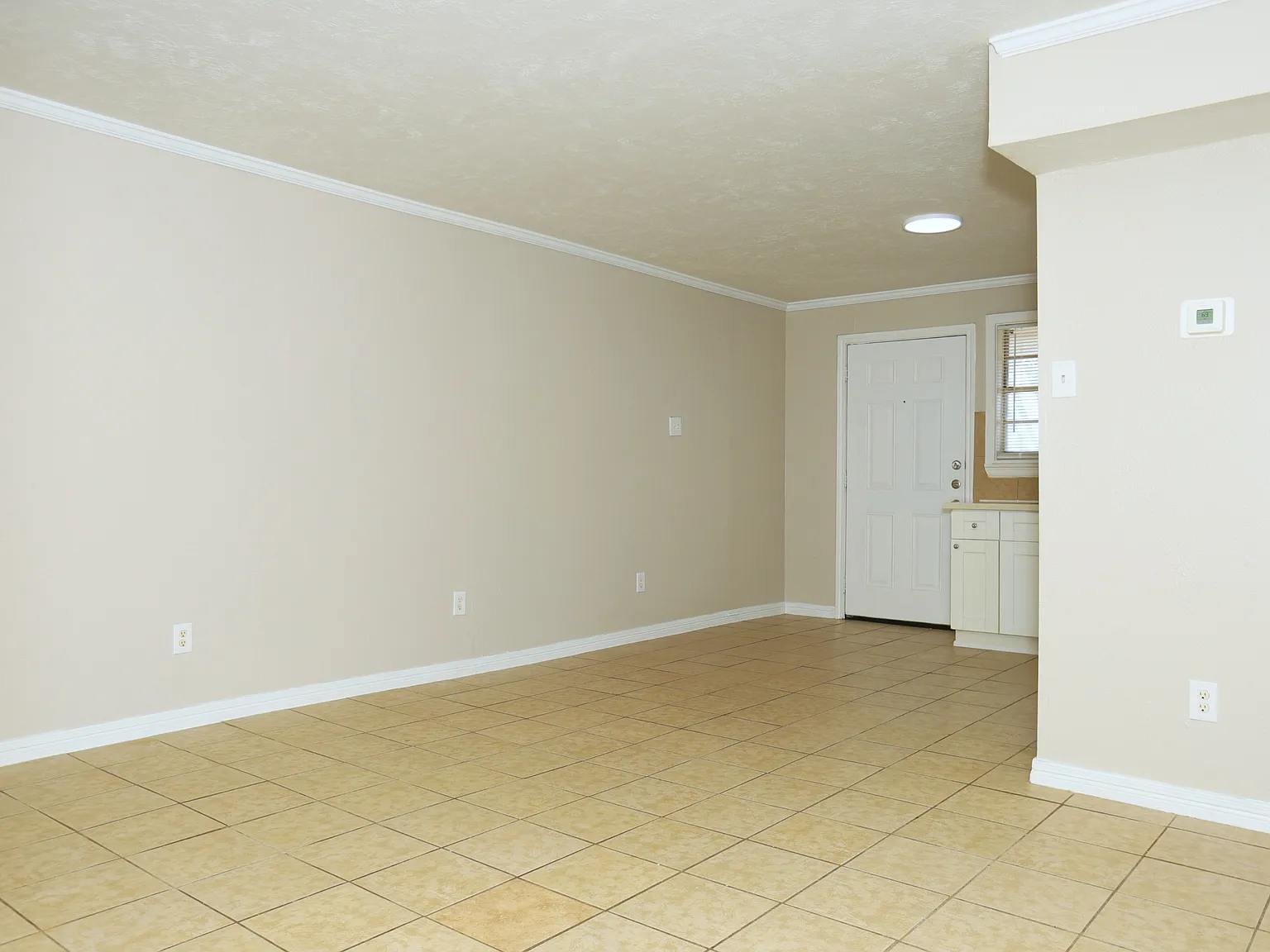 123 W 6th Unit 2 - 1 — Photo 4
