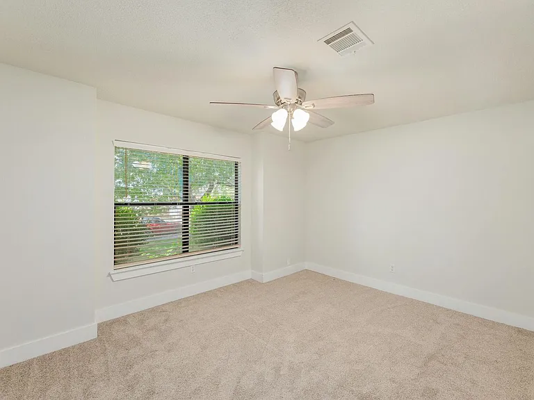 705 Catumet Dr — Photo 18