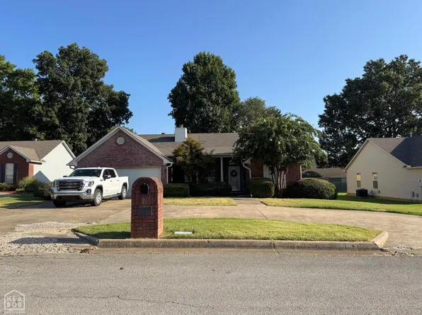 216 Savannah Dr, Jonesboro, AR 72404