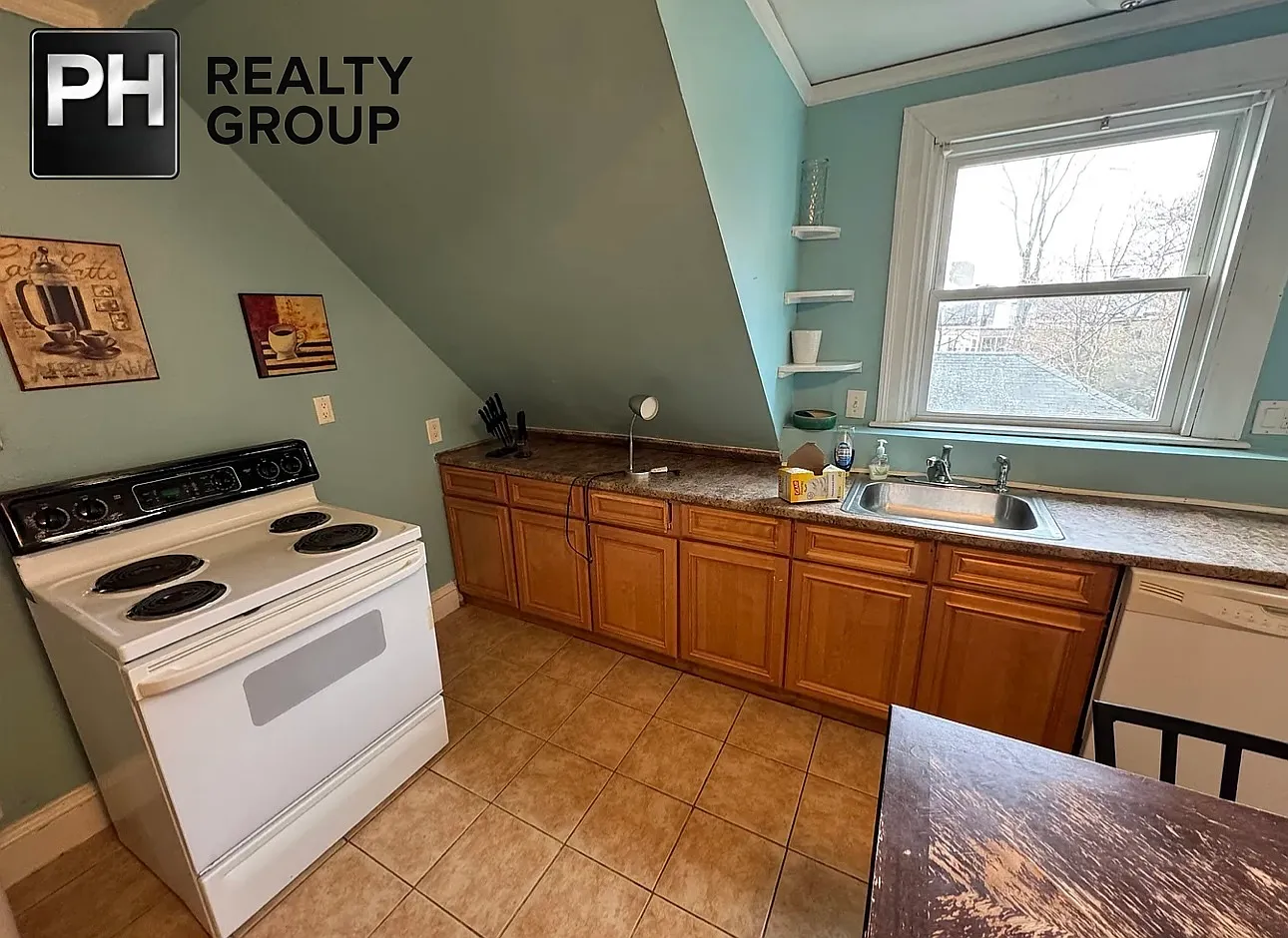 1 bed, 400 sqft, $2,300 — Photo 3