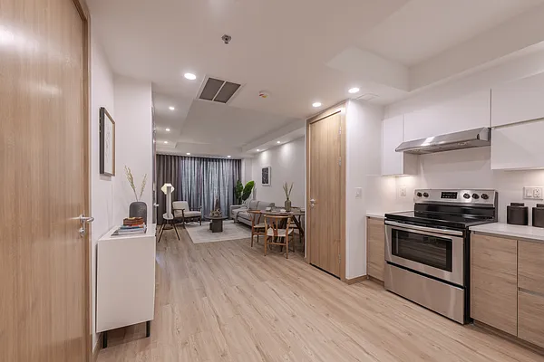 Sold by E Realty International Corp | media 6