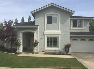 10682 N Seacrest Dr, Fresno, CA 93730