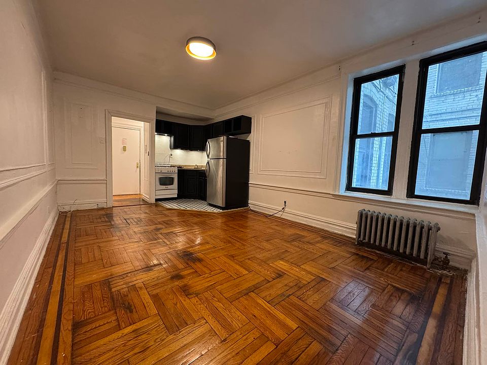 1st image of 377 Montgomery St APT 1