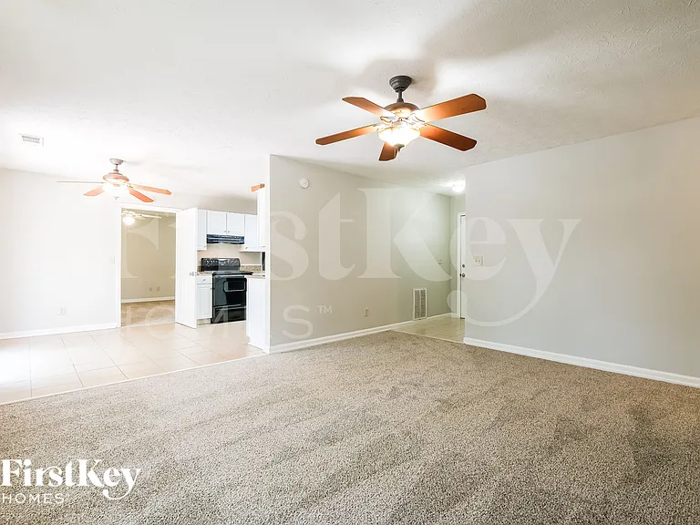 1675 Pilgrim Way — Photo 6