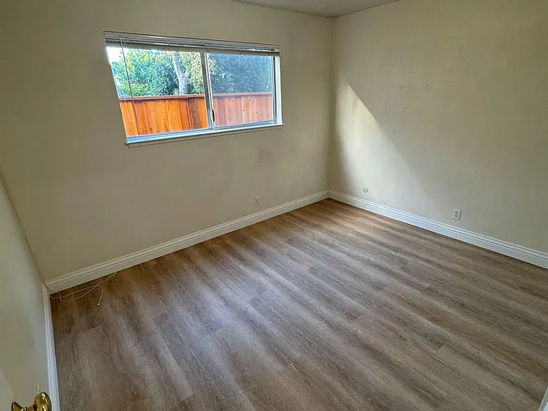 2237 Roosevelt Ave #1 — Photo 15