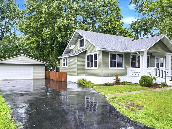 2nd image of 1733 Aero Ave