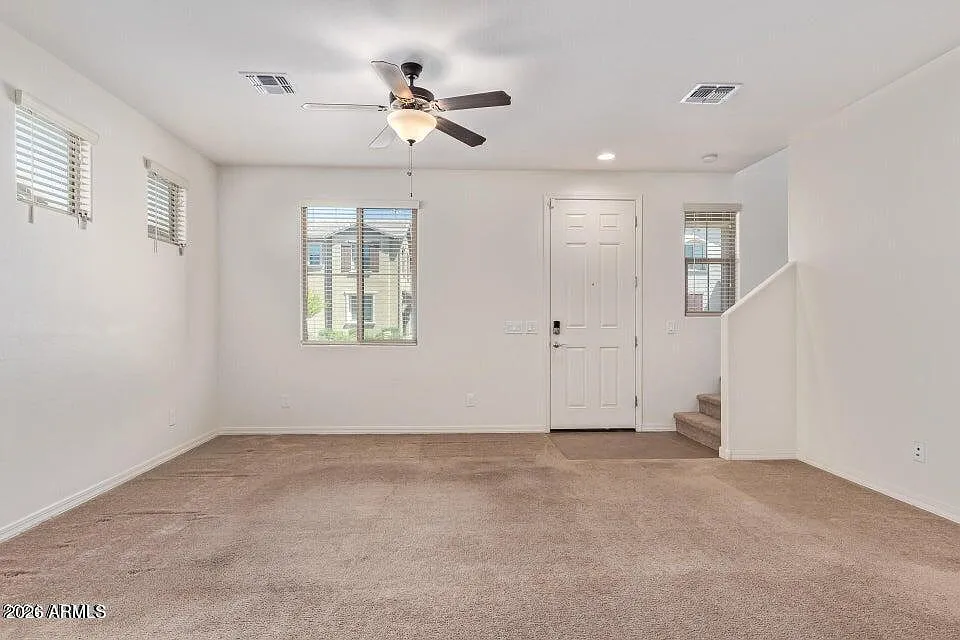 3 bed, 2.5 bath, 1605 sqft, $2,095 — Photo 4