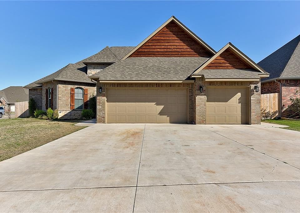 1st image of 1921 Carmona Lakes Cir