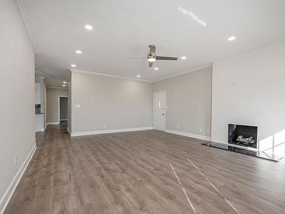 2nd image of 2225 Valencia Dr