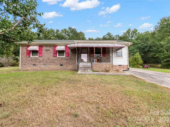 337 Willow Oak Cir, Lancaster, SC 29720