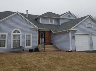 4575 Basswood Dr, Lisle, IL 60532