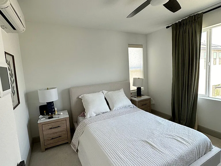 4th bedroom (3rd floor)