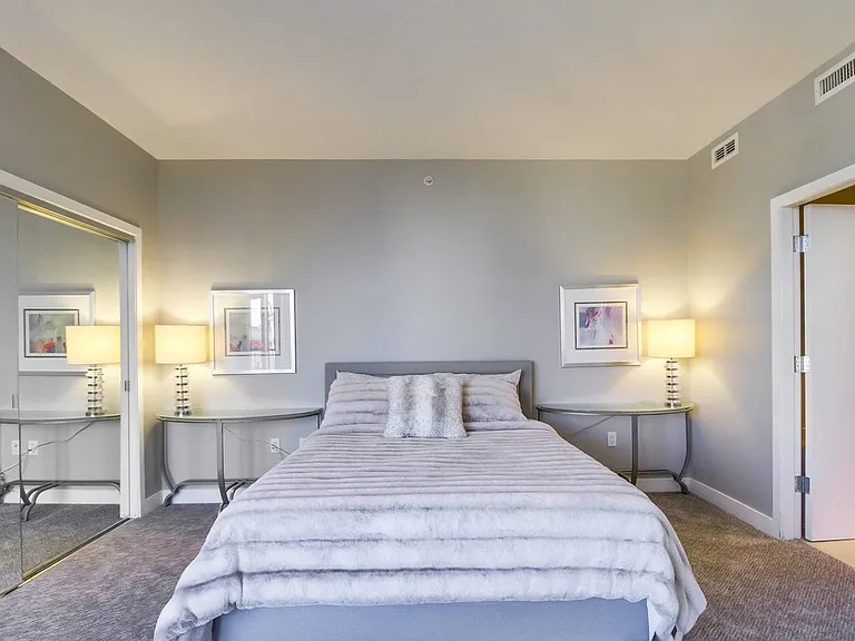700 W Harbor Dr W #1406 — Photo 10