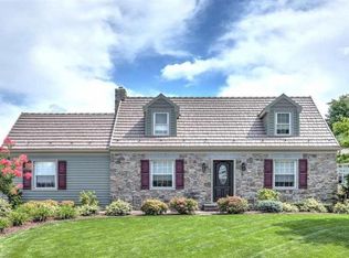 62 W Hoke St, Spring Grove, PA 17362