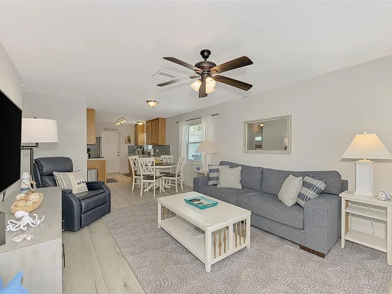 1137 N Moonmist Ct #L-7 — Photo 4