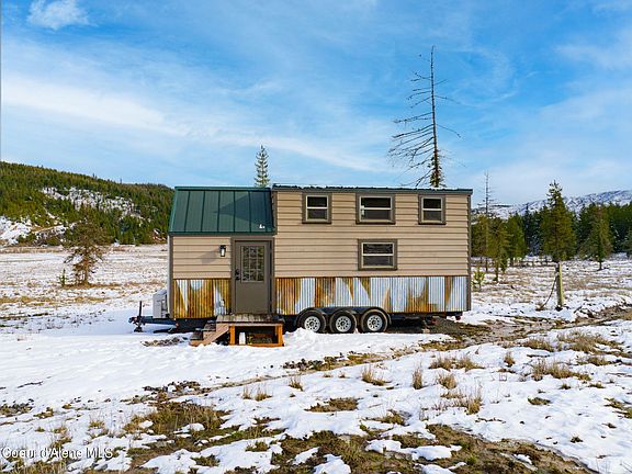 4th image of 992 Green Valley Rd