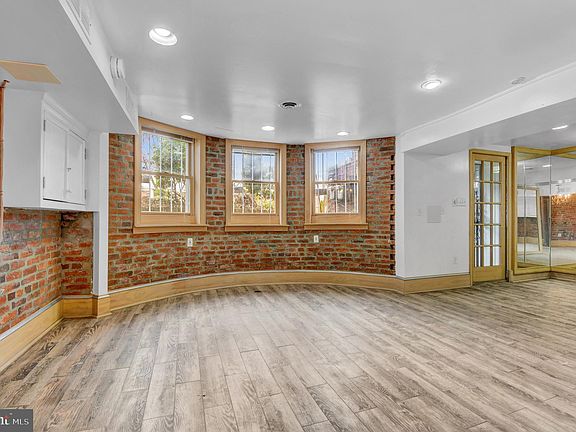 4th image of 1118 Girard St NW APT B