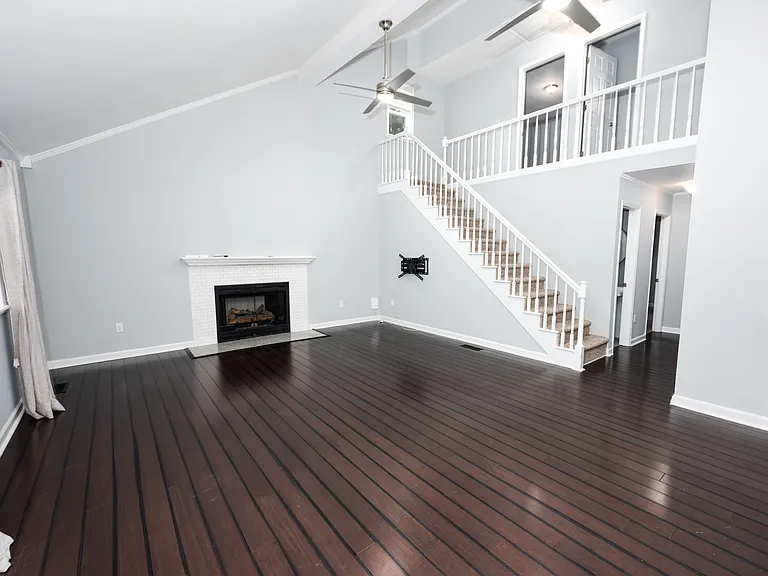512 Haywood Creek Dr — Photo 11