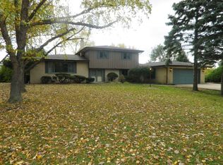 29 E Monterey Ave, Schaumburg, IL 60193