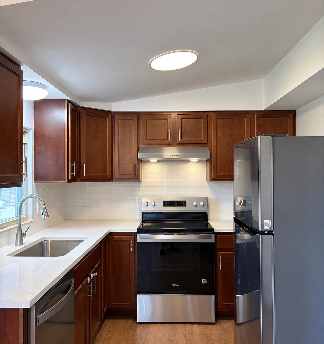 4 bed, 1.5 bath, 1558 sqft, $2,350 — Photo 2
