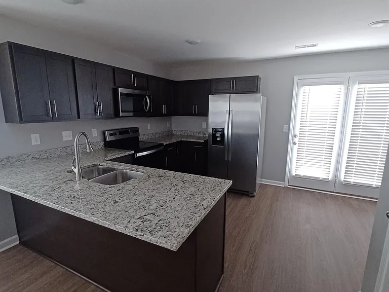 219 Woodland Valley Ln — Photo 10