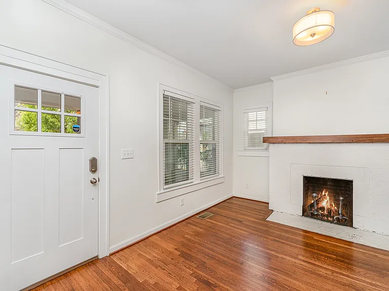 2110 Dartmouth Pl — Photo 3