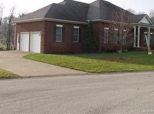 905 Falcon Run, New Albany, IN 47150