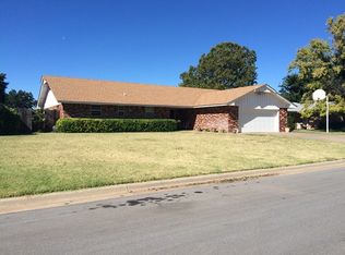 2607 3rd St, Woodward, OK 73801