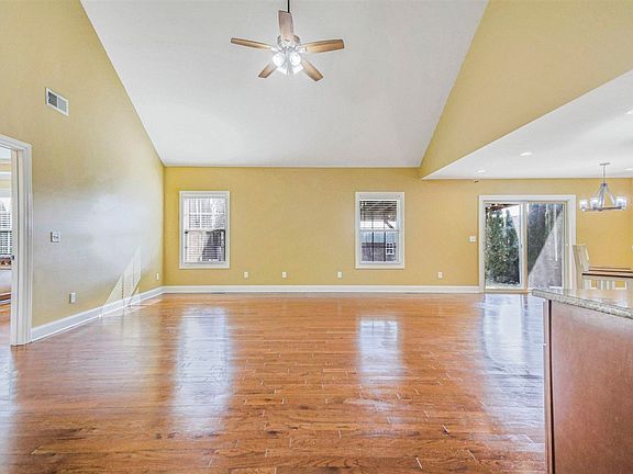 3rd image of 313 Maple Ridge St