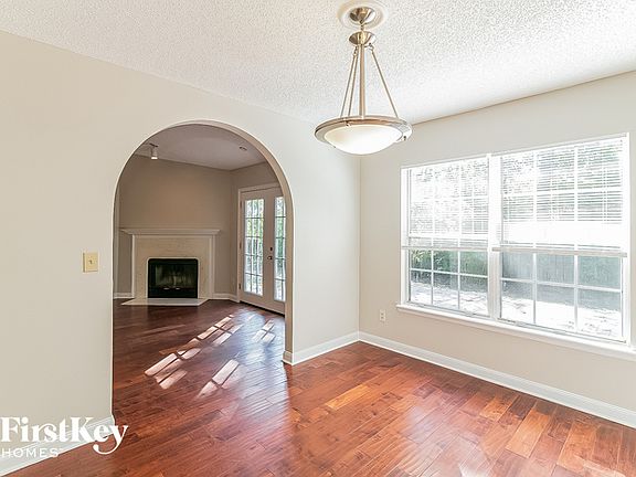 5th image of 1145 Weyburn Way