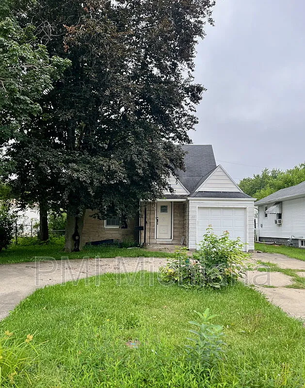 2 bed, 1.5 bath, $1,400 — Photo 1