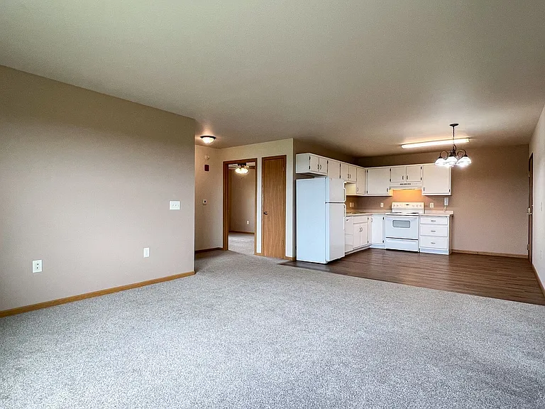 625 E Chesak Ave — Photo 12