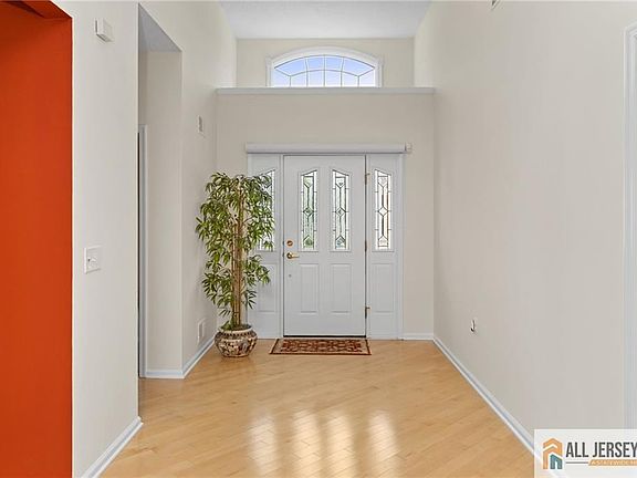 5th image of 30 Wellington Pl
