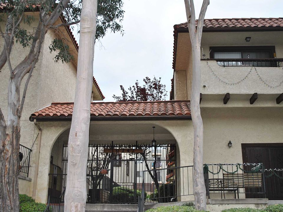 1st image of 10142 Samoa Ave ## 21