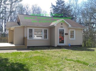 726 22nd St SW, Hickory, NC 28602