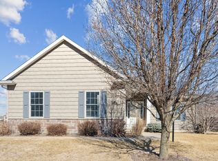 3366 Field Sike Dr, Bettendorf, IA 52722