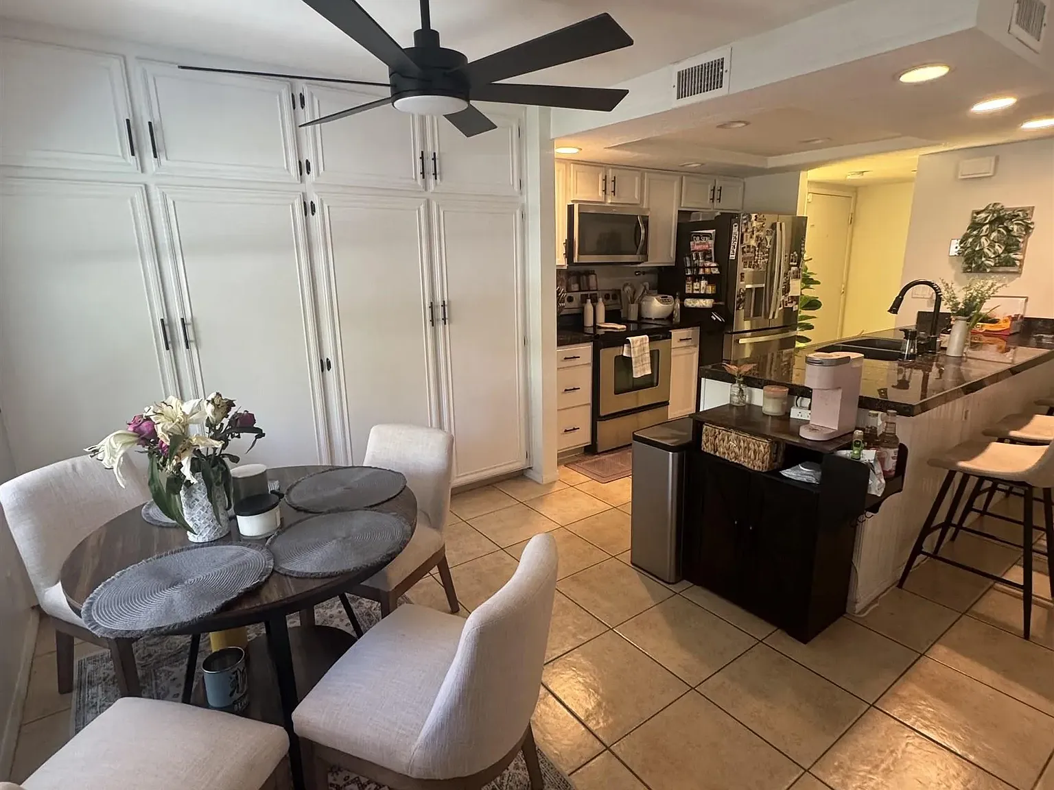 2 bed, 2.0 bath, 1280 sqft, $3,900 — Photo 2