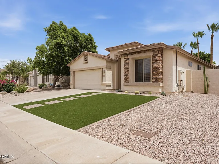 1724 W Deer Creek Rd — Photo 4