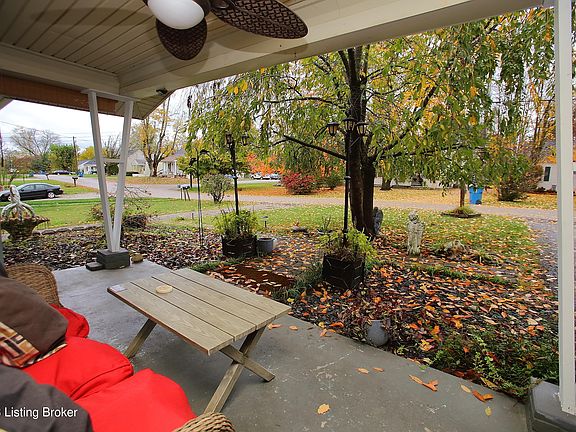 5th image of 1720 Lakeside Dr