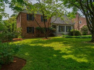 5900 Chatsworth Ln, Bethesda, MD 20814