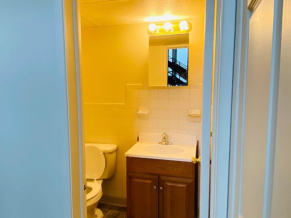 5th image of 834 N 70th St