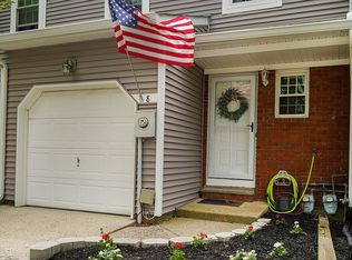 8 Oak Ln, Eatontown, NJ