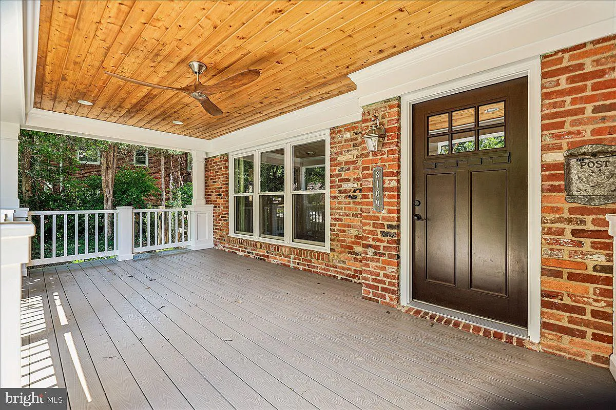 4 bed, 3.5 bath, 1443 sqft, $3,900 — Photo 2