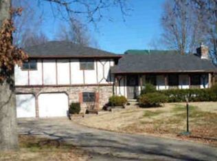 806 Macy Dr, Neosho, MO 64850