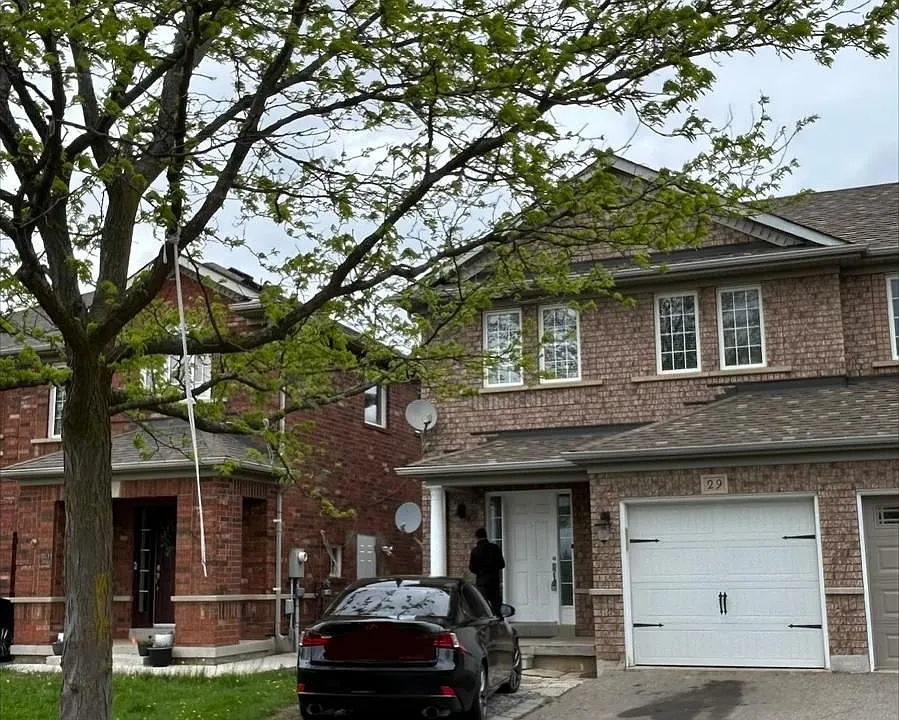 29 Dunure Cres