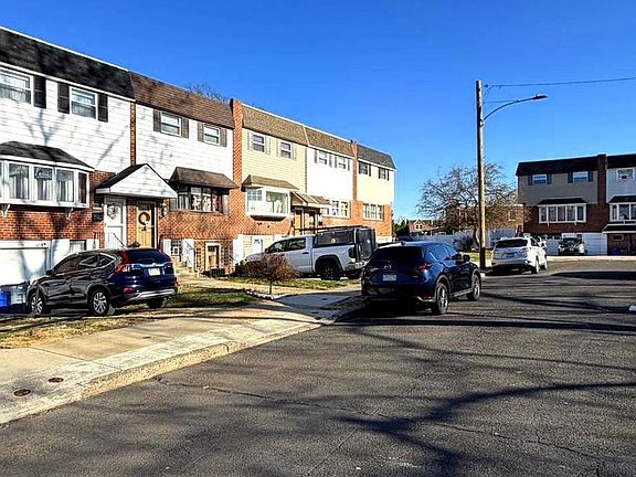 4th image of 3164 Derry Rd